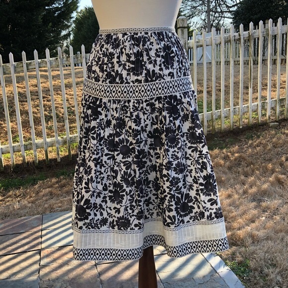 Talbots Spring PurpleFloral Skirt Size 10 - Picture 2 of 5